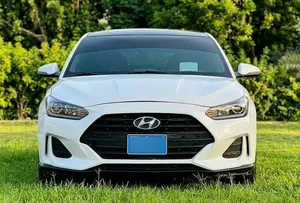 Hyundai veloster 2019 model, gcc specs, low kilometers, full option with sunroof,