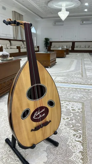 عود بحريني بحالة ممتازة