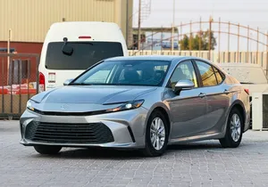 Toyota camry hybrid LE 2025 milage : 31000 km only  good condition car
