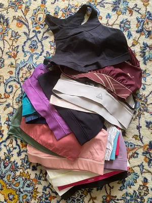 Bundle of sport top size medium, excellent condition