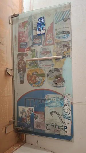 باب زوجاجي مرش حراري موجود منه تلاته قطع ربي يبرك مش مستعملة هلبااااااا