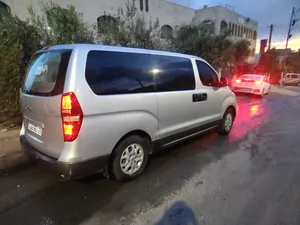 للبيع باص هونداي H1 موديل 2008 بنزين 8 ركاب