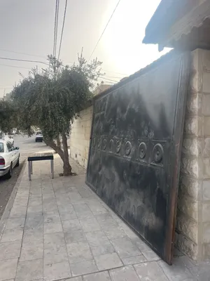 باب حديد مستعمل