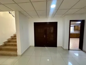 فيلا الايجار في مدينة خليفه