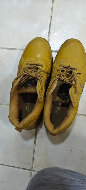 2 safety shoes for sale from gladiator brand in excellent condition...