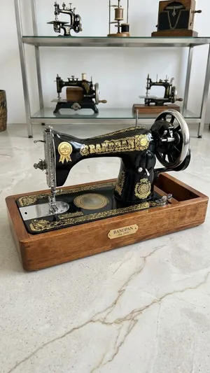 تحفه انتيكAn antique masterpiece.