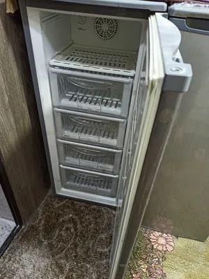 فريزر من الماركة العالميهDAEWOO حبتين 2 استعمال منزلي شبه الوكاله استعمال خفيف عدة اشهر