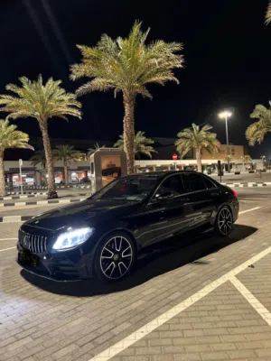 للايجار مرسيدس C300 - E300 تشارجر