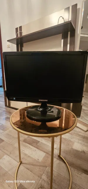 18.5 Samsung monitors for sale in Tripoli