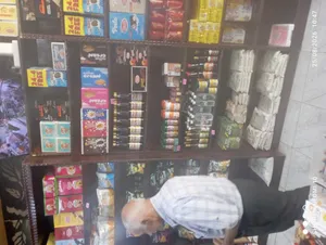 عدة محمص وعطارة وسوبر ماركت مع البضاعة ومكاين قهوة وموازيين وطاولة تسخين مكسرات ستالس وديكور محمص