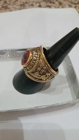 خاتم مطلي بالذهب عيار18حجر زفير أزرق  وحجر أحمر روبي