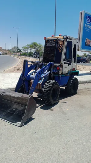 جرافه صغيره أقل سعر في المملكة  يوجد لدينا قلاب مترين لنقل المواد  يوجد لدينا قلاب سنقل