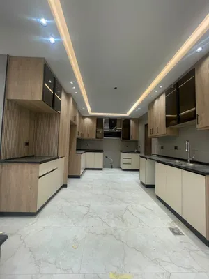 شقة مميزة للإيجار في الرابية، بمساحة 180م2 تصميم عملي ومريح بسعر مميز