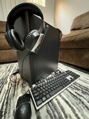 تجميعة كمبيوتر قيمنق ومونتاج متكاملة (i7 + GTX 970) بحالة ممتازة او بدل عاي بلاستيشن 4 مع العاب