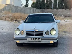 مرسيدس E200 قرش ونص موديل 1998 بحالة الشركة