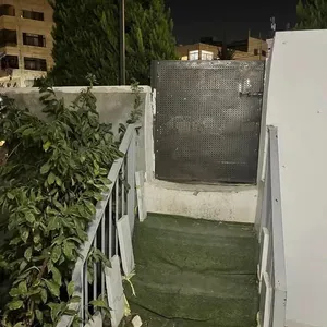 شقة فارغة للايجار في منطقه الياسمين قرب دوار الخريطة