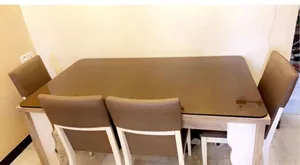 للبيع ميز طعام تركي مودرن نظيف