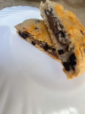 كوكيز بجميع الاحجام الكاكو وًالفانيلا بحبيات الشوكلاته  محشي شوكلاته بلجيكيه ومغلف كل حبه بغلاف خاص