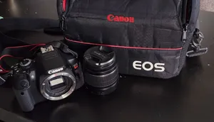 Canon EOS 1300D. تاريخ الإصدار: مارس2016. مستشعر 18 ميغابيكسل APS-C CMOS، معالج
