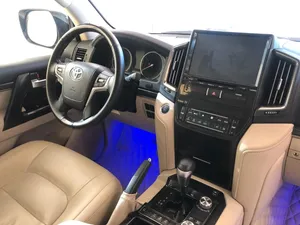Used Toyota Land Cruiser in Al Dhahirah