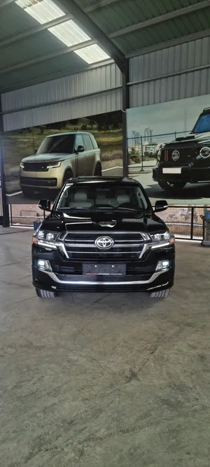 2020 Toyota Land Cruiser GX-R Grand Touring V8