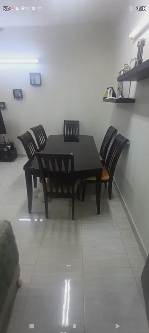 طاولة طعام كبيرة + 6 كراسي