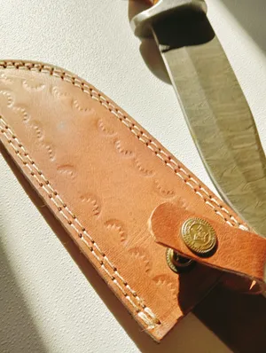 سكين دمشقي فاخر مصنوع يدوياً مع غمد جلدي طبيعي Custom Handmade Damascus Steel Hunting Knife with Lea