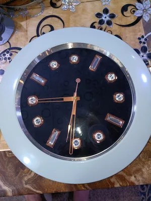 ساعات جداريه على 5 الاف