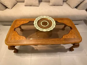 طاولة قهوة وطاولات جانبية
