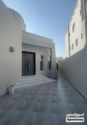 فيلا للبيع في الخوض السادسه