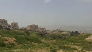 أرض مميزة جدا مطلة إطلالة بانوراما على شارع الاردن 500 m سكن ج أبو نصير للبيع المستعجل