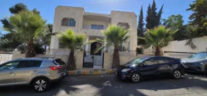 فيلا متلاصقة فاخرة للإيجار