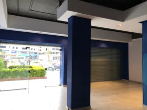 معرض تجارى للبيع وعمارة 4 أدوار وروف ب 6 أكتوبر المحور الرئيسي بالمدينة (طريق النصر)