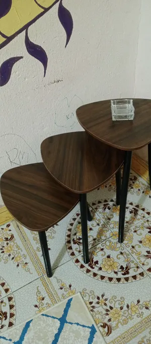 اثاث مستعمل نظيف للبيع نوعية اصلية من مناشئ ممتازة والقنفات فيها مخزن وتنفتح تصير سرير والقنفاالأخرى