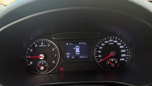 Used Kia Sorento in Muscat