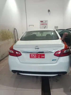 نيسان ألتيما