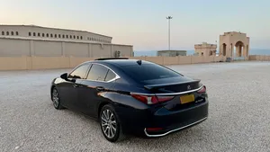 ES 250 AWD 2021