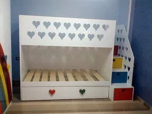 للبيع سرير دورين (مع درج ثالث بعجل يستخدم كسرير او درج تخزين كبير)
