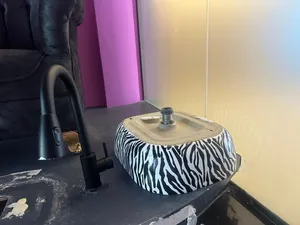 Bathroom sink , مغسلة الحمام