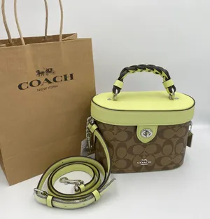 حقيبة Coach Kay كروس بودي الأصلية – Signature Canvas Silver/Khaki/Pale Lime