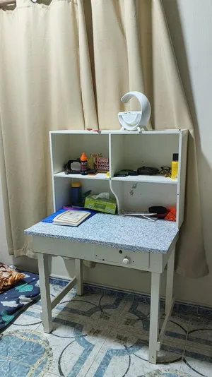 مكتبة دارسه با لون ابيض