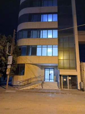 مبني اداري للإيجار بمنطقة بوسته يصلح للأنشطة الحكومية والخاصة