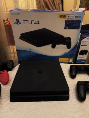 جهاز PS4 نسخه سليم مساحه عاليه حاله كسر زيرو معاه كل حاجه اصلي و معاه شاحن دراعات و سكنات