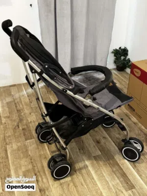 للبيع عربة اطفال نظيفه جدا من جيجلز