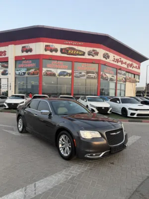 كرايزلر C300 2019 خليجي بحالة ممتازة  العزاوي موتورز لتجارة السيارات