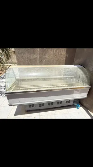 عارضات لحوم للبيع