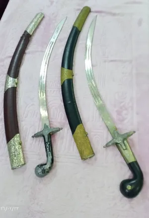 طقم سيوف ديكور للبيع او البدل