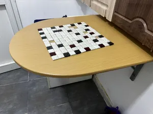 طاولة معلقة حجم 60*76