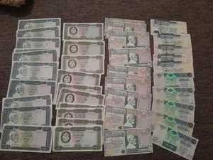عملات عربية واجنبية للبيع