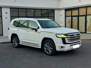 Used Toyota Land Cruiser in Al Dakhiliya